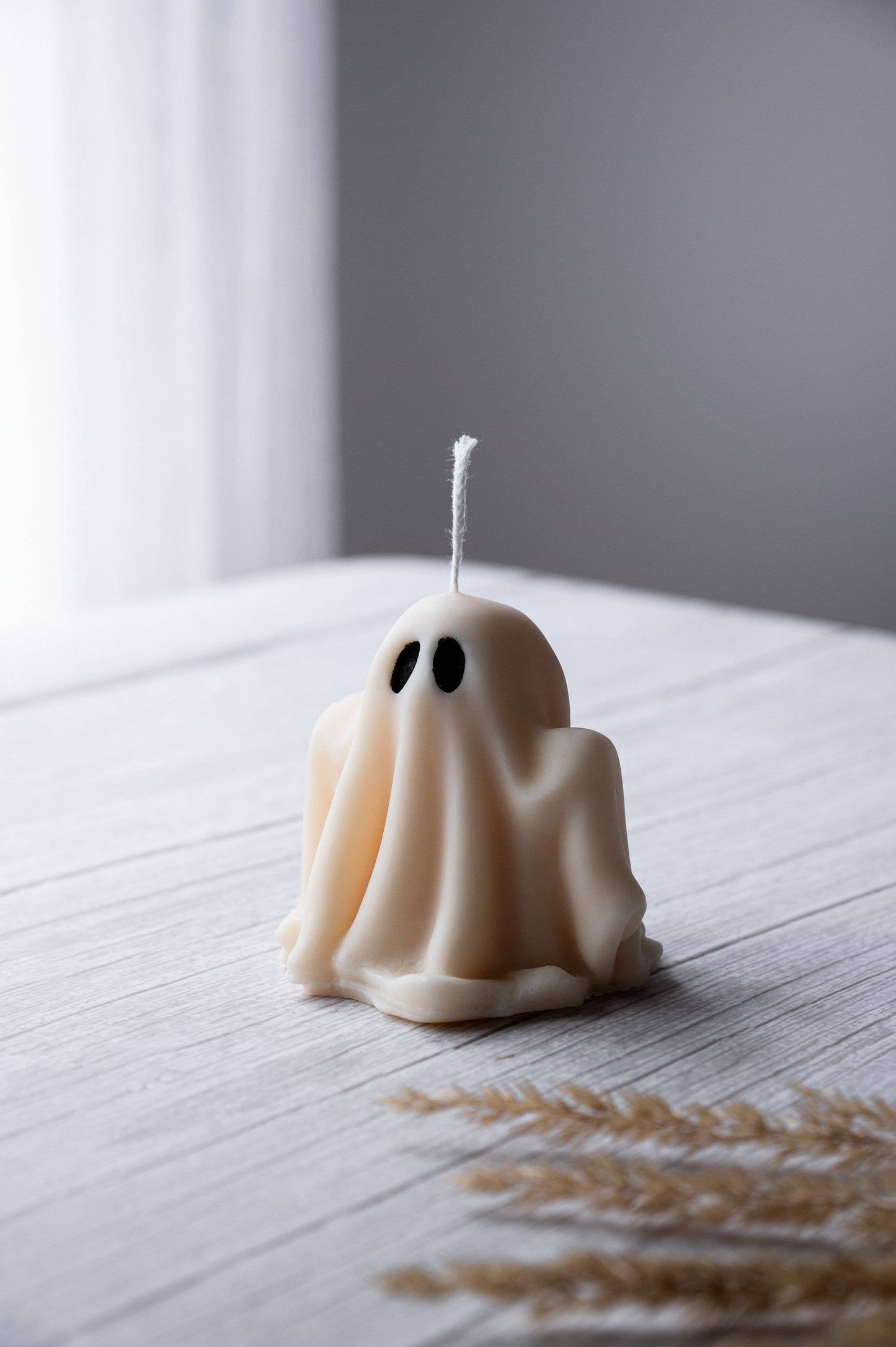 Spooky Spectral Charm - Cutie Ghost Candle
